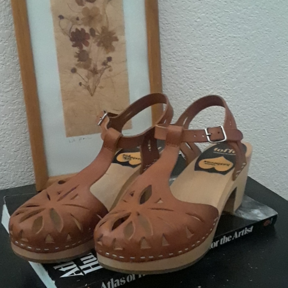 Swedish hasbeens brown t strap size 36